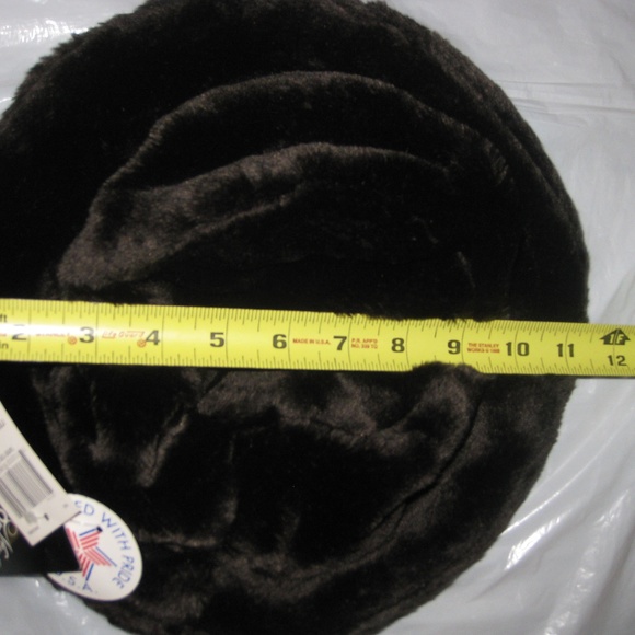 NEW w/Tag by Toppers- Dark Brown fur-like hat. SEE ALL PICS